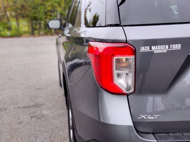 Certified 2023 Ford Explorer XLT w/ Equipment Group 202A AWD/4WD image 9