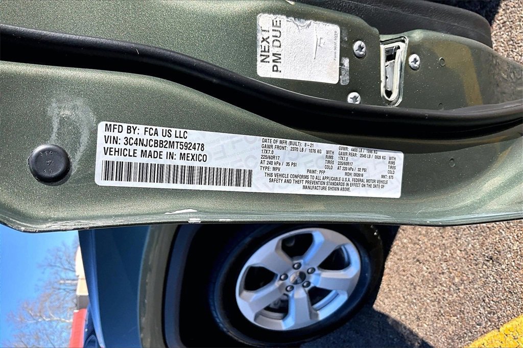 Used 2021 Jeep Compass Latitude image 35