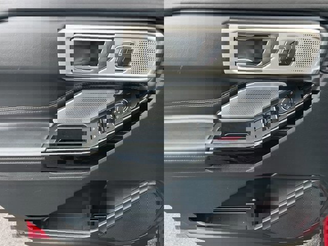 Certified 2021 Ford Explorer Platinum w/ Equipment Group 601A image 14