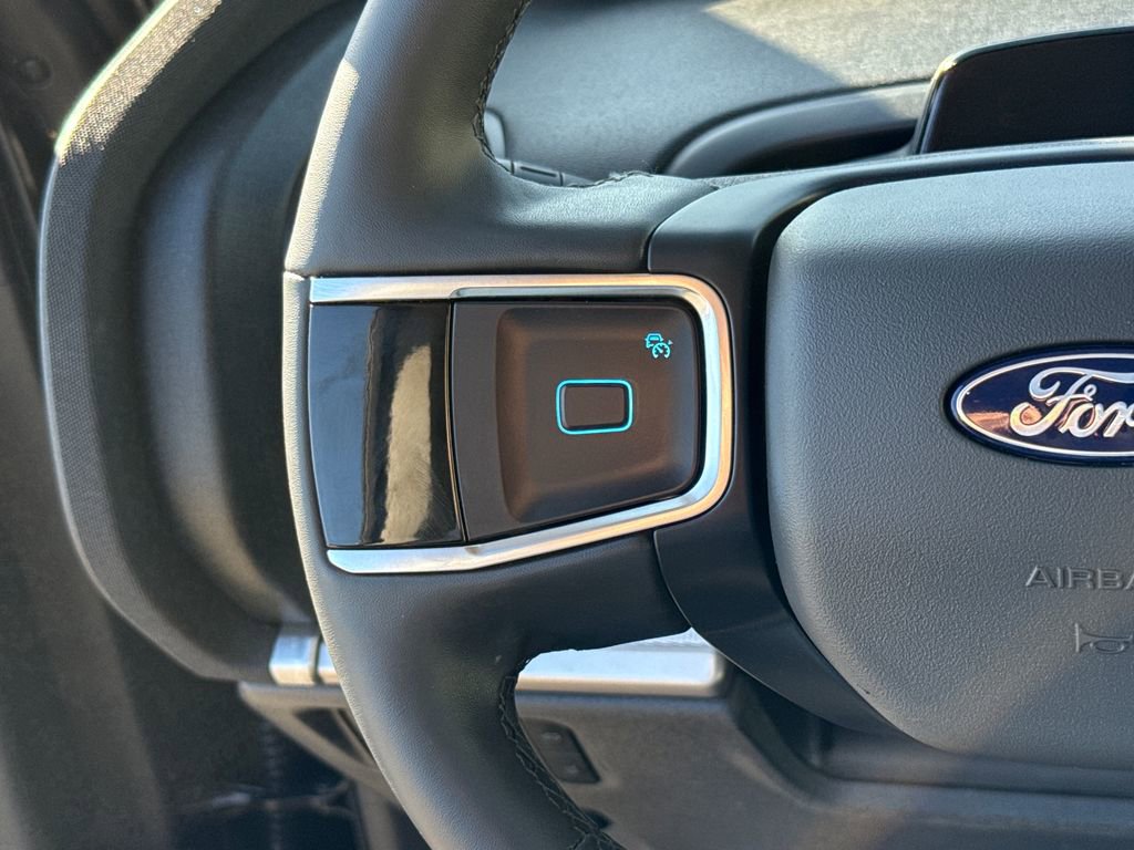 Certified 2025 Ford Expedition Active image 16