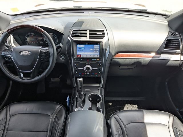 Certified 2018 Ford Explorer Platinum image 14