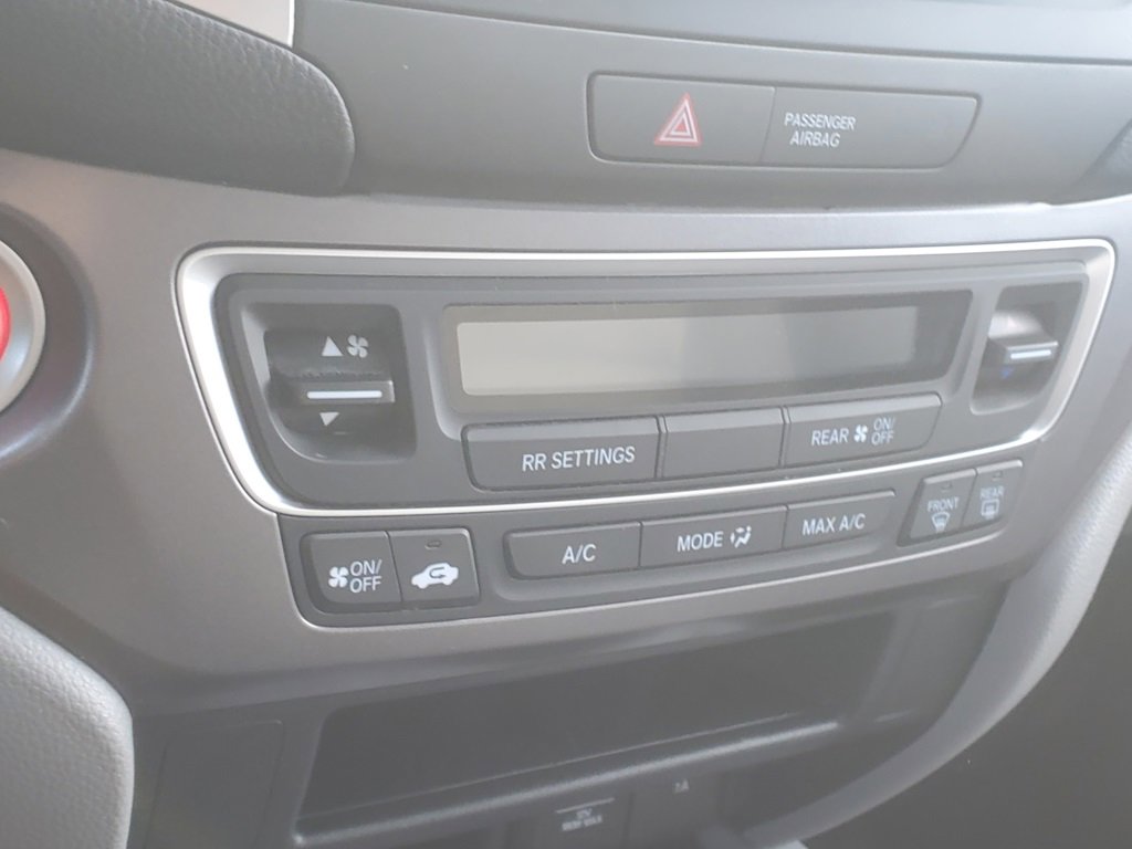 Used 2020 Honda Pilot LX image 25