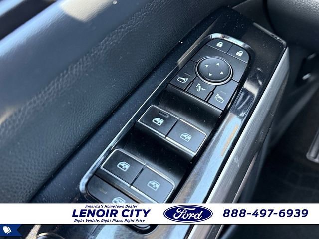 Used 2023 Nissan Pathfinder Platinum w/ Cargo Package FWD image 18