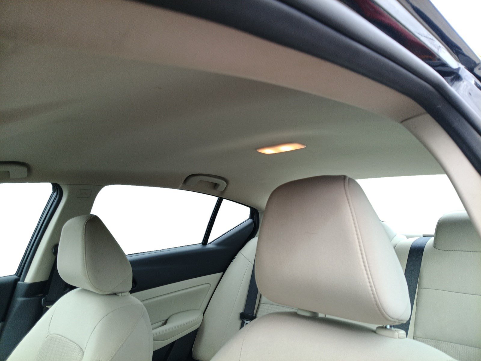 Used 2025 Nissan Altima 2.5 SV FWD image 8