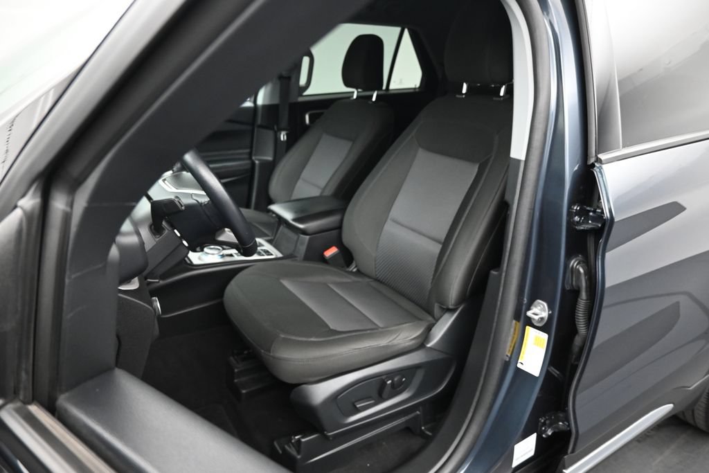 Certified 2023 Ford Explorer XLT RWD image 11