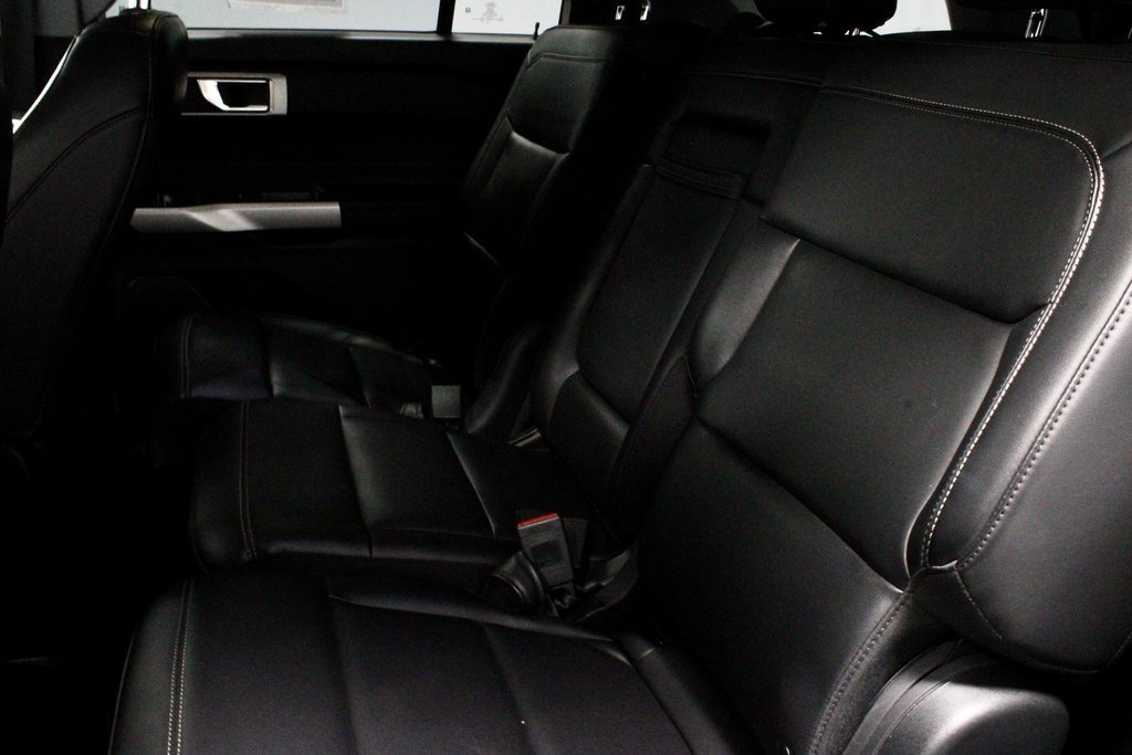 Certified 2022 Ford Explorer XLT w/ Equipment Group 202A image 23