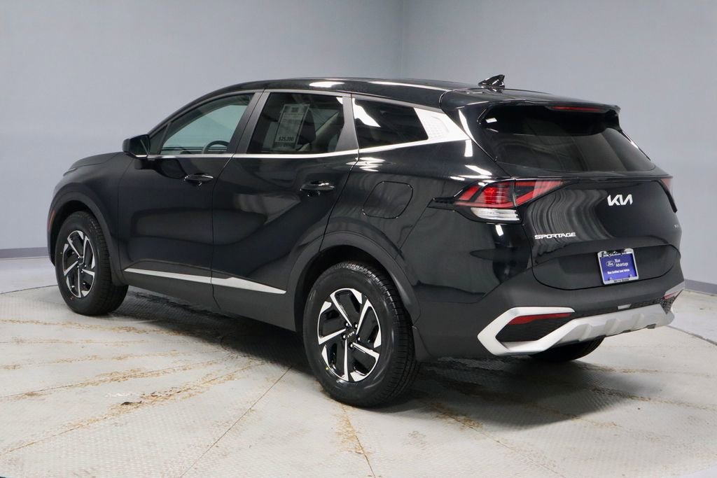 Used 2023 Kia Sportage LX AWD/4WD image 9