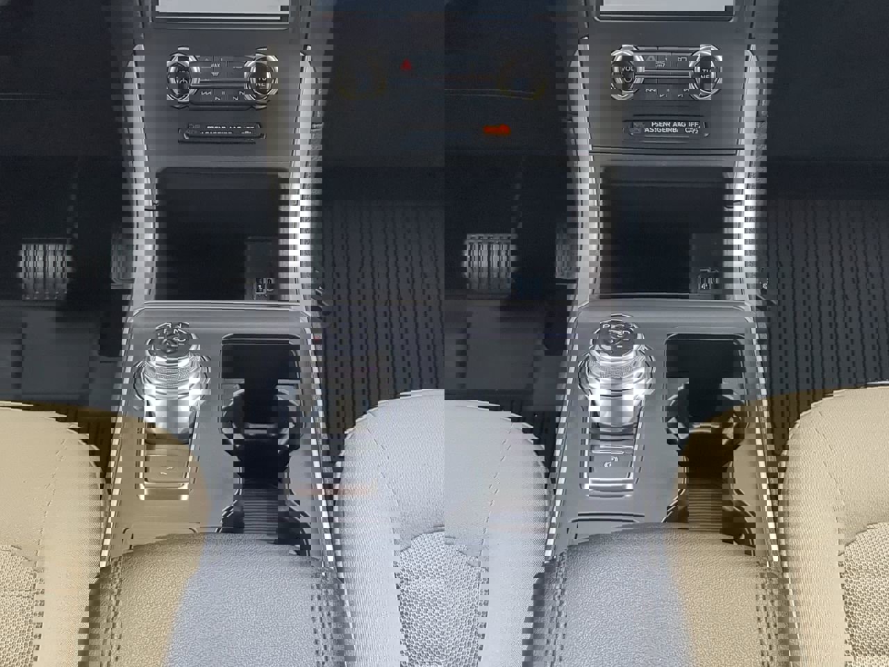 Certified 2024 Ford Edge SE image 17