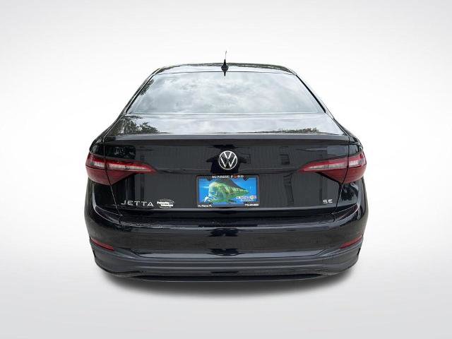 Used 2023 Volkswagen Jetta SE w/ Panoramic Sunroof Package FWD image 7