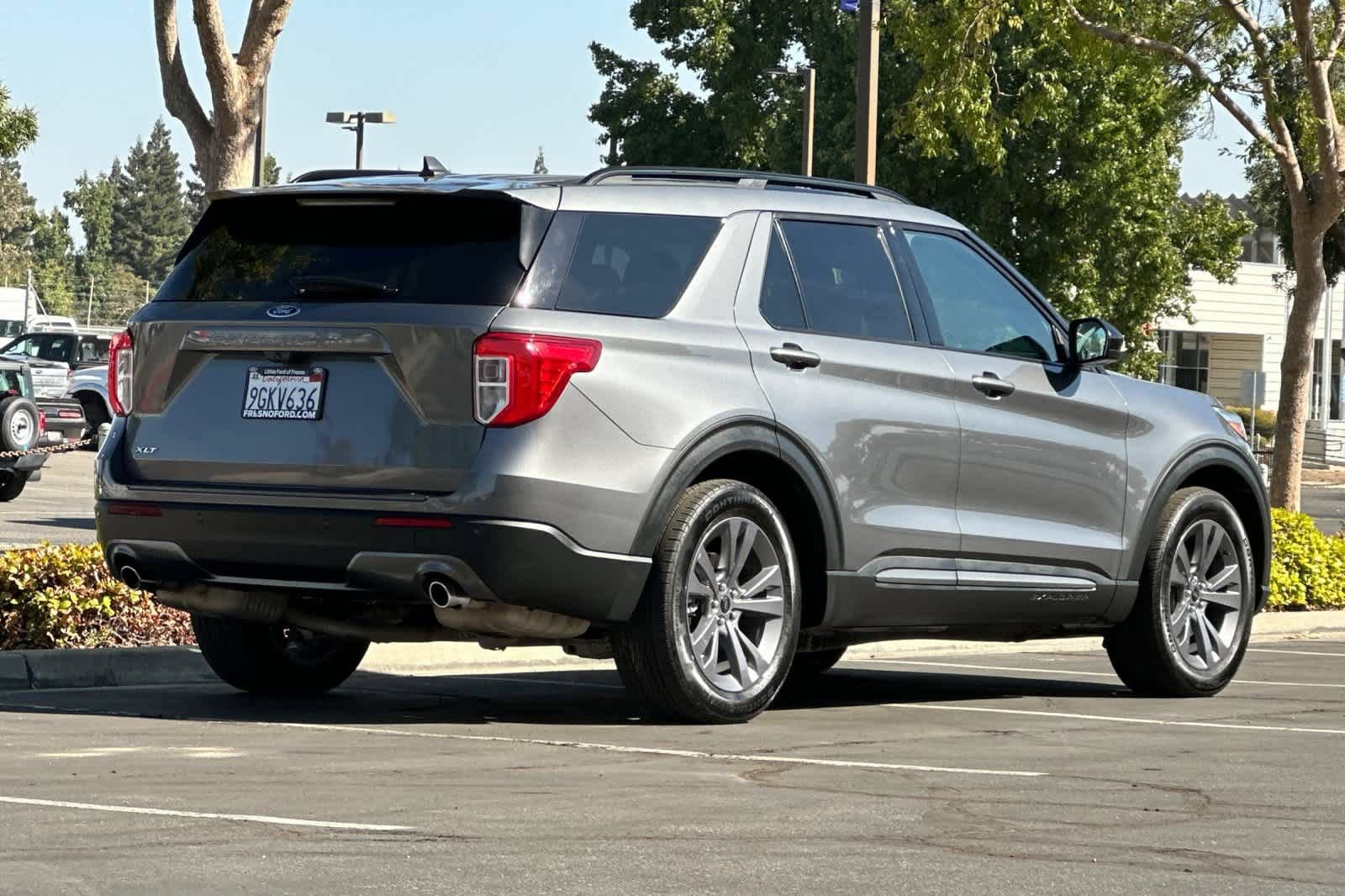 Certified 2022 Ford Explorer XLT w/ Equipment Group 202A RWD image 2