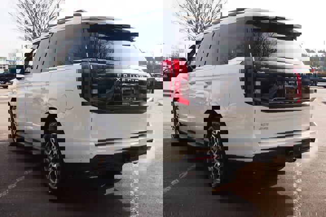 Certified 2025 Ford Expedition Active image 3