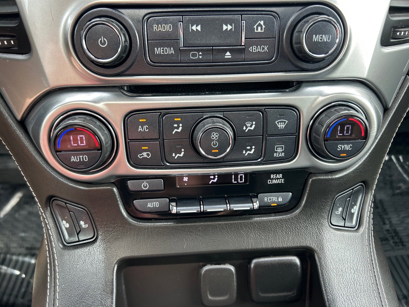 Used 2018 Chevrolet Tahoe LT AWD/4WD image 34