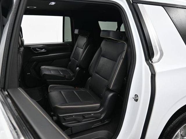 Used 2023 Chevrolet Suburban Premier image 24