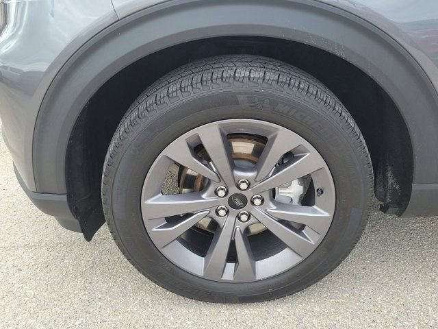 Certified 2022 Ford Explorer XLT w/ Equipment Group 202A image 8