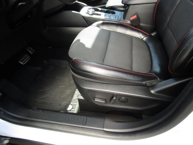 Certified 2023 Ford Escape ST-Line AWD/4WD image 16
