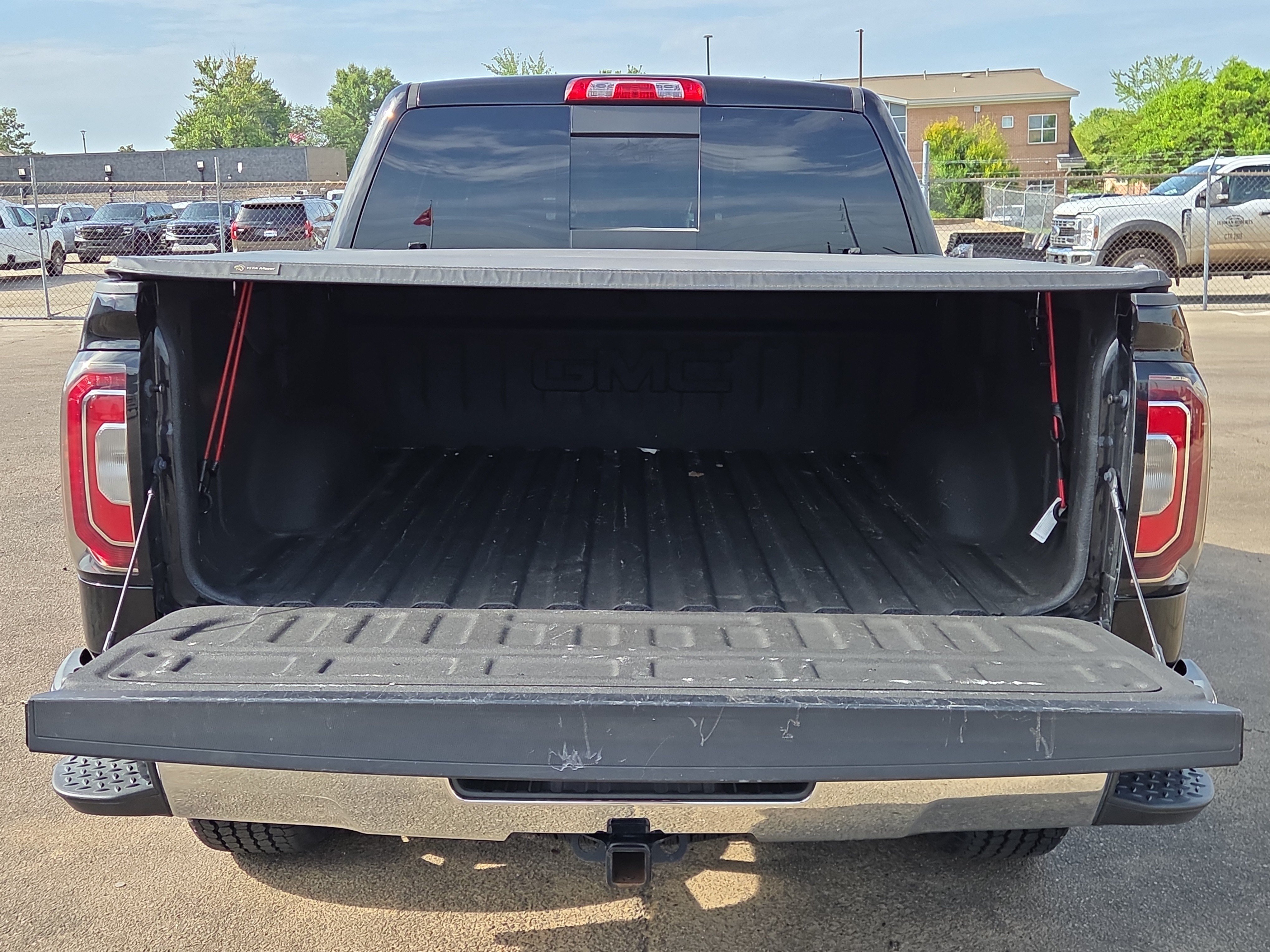 Used 2018 GMC Sierra 1500 SLT AWD/4WD image 13