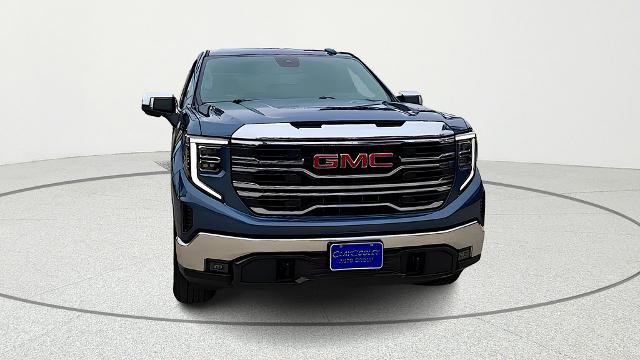 Used 2024 GMC Sierra 1500 SLT image 2