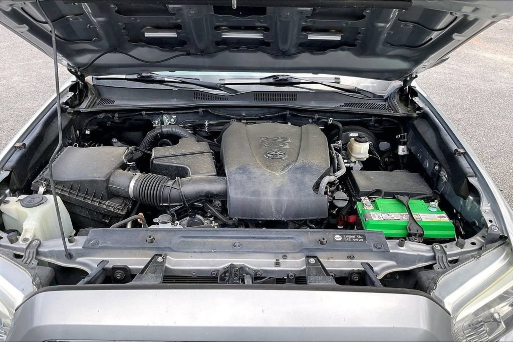 Used 2017 Toyota Tacoma TRD Sport w/ Tow Package RWD image 10