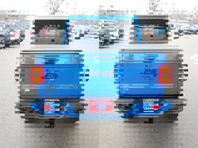 Used 2022 Jeep Gladiator Overland image 4