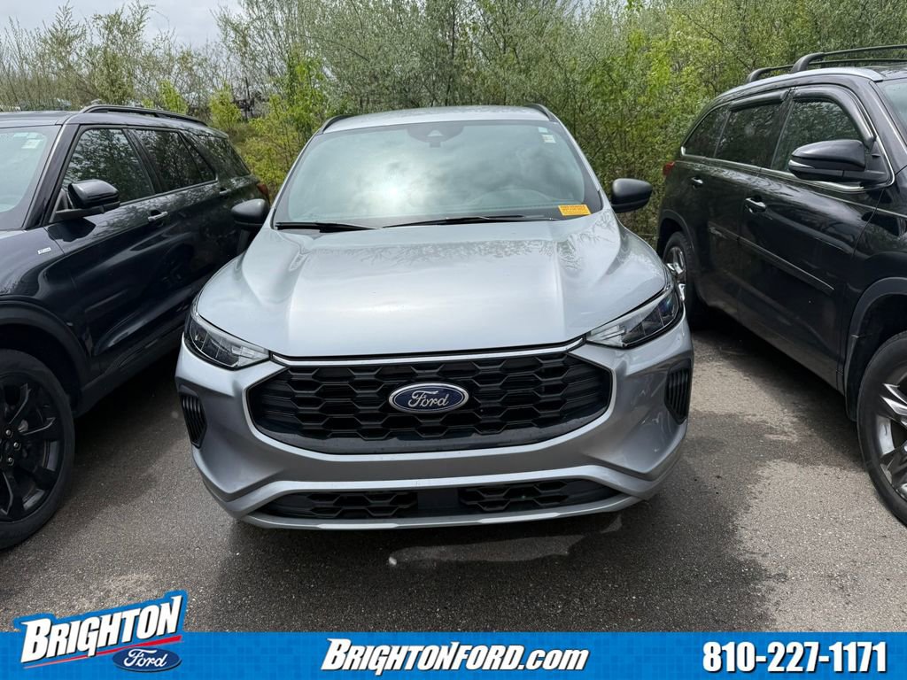 Certified 2024 Ford Escape ST-Line w/ Tech Pack #1 AWD/4WD image 2