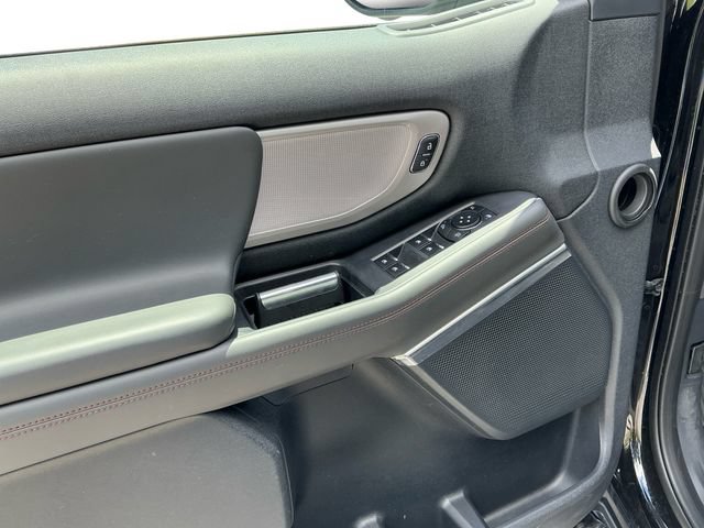 Certified 2025 Ford Expedition Active AWD/4WD image 11