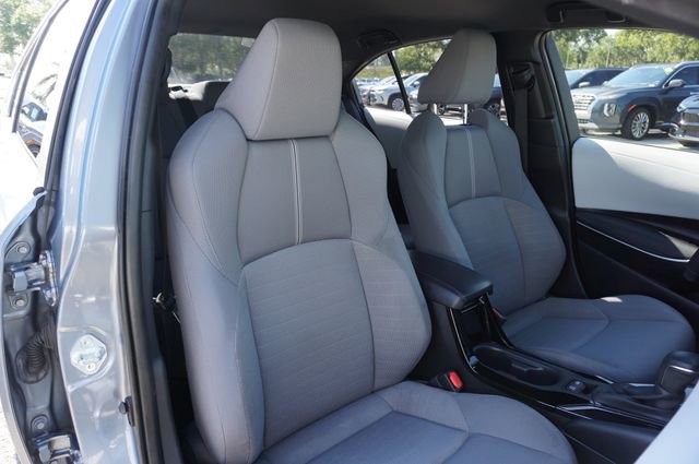 Used 2021 Toyota Corolla SE FWD image 2