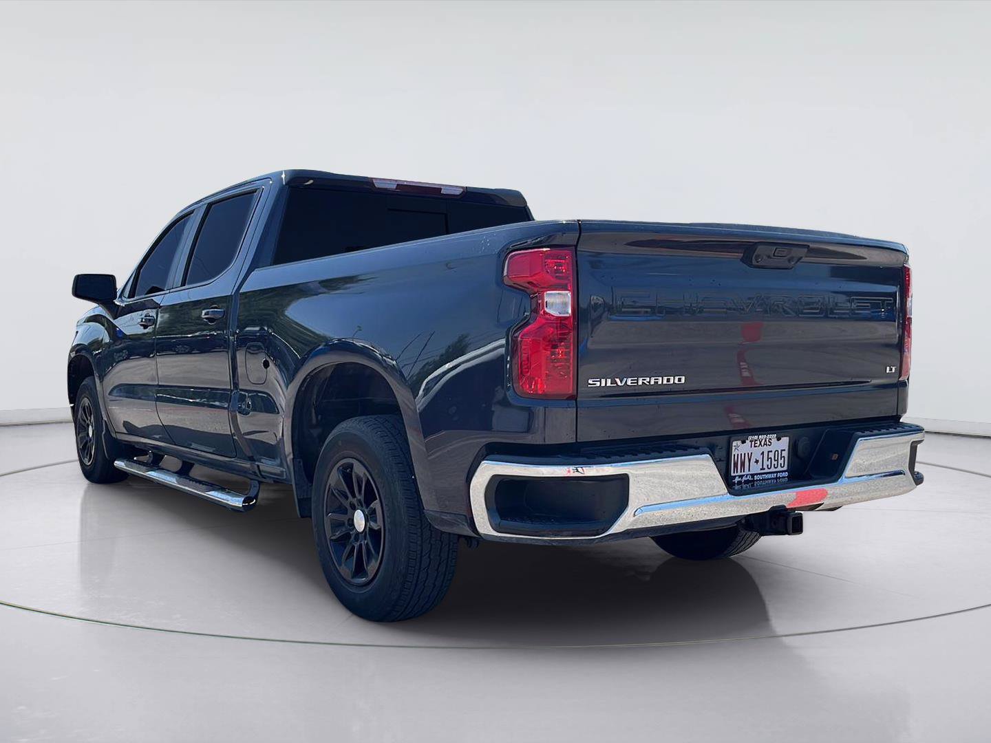 Used 2024 Chevrolet Silverado 1500 LT w/ Leather Package RWD image 5