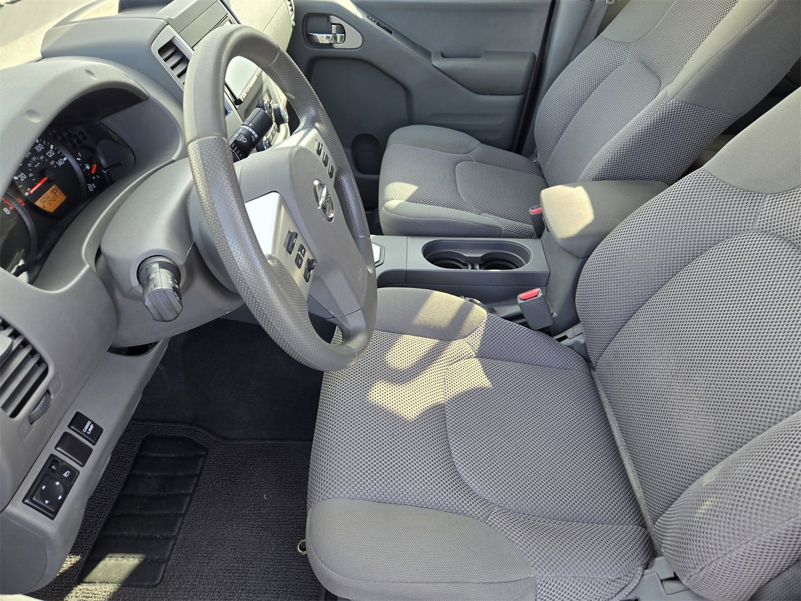 Used 2020 Nissan Frontier SV w/ Midnight Edition Floor Mats image 12