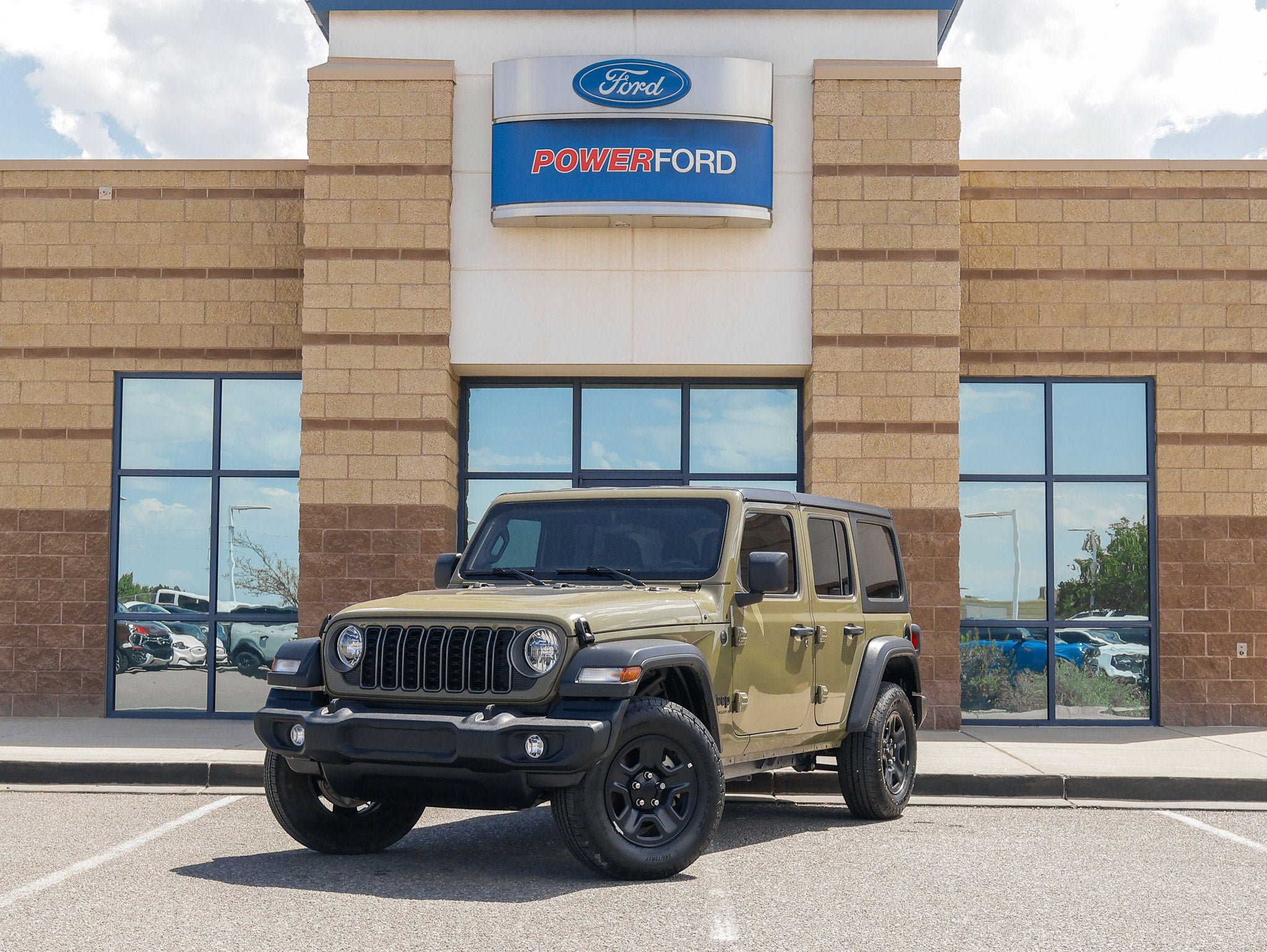 Used 2025 Jeep Wrangler Unlimited Sport AWD/4WD image 2