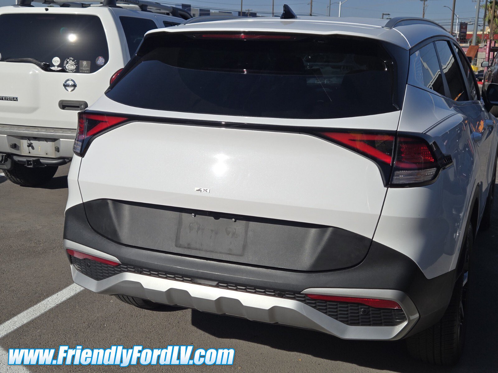 Used 2024 Kia Sportage EX AWD/4WD image 4