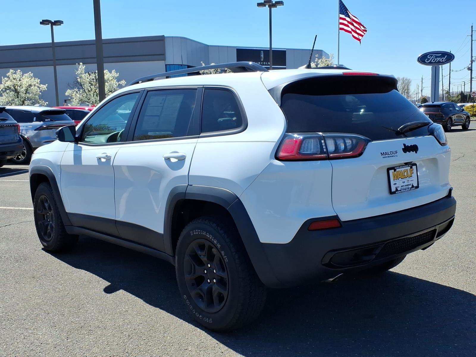 Used 2022 Jeep Cherokee Latitude AWD/4WD image 4