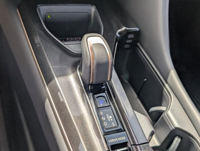 Used 2025 Toyota Crown Signia XLE image 19