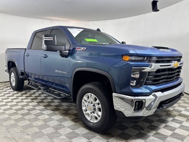Used 2025 Chevrolet Silverado 2500 LT w/ Leather Package AWD/4WD image 1