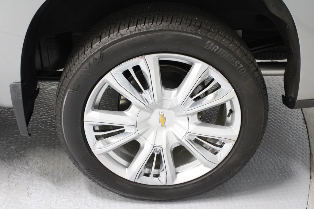 Used 2025 Chevrolet Silverado 1500 High Country w/ High Country Premium Package AWD/4WD image 20