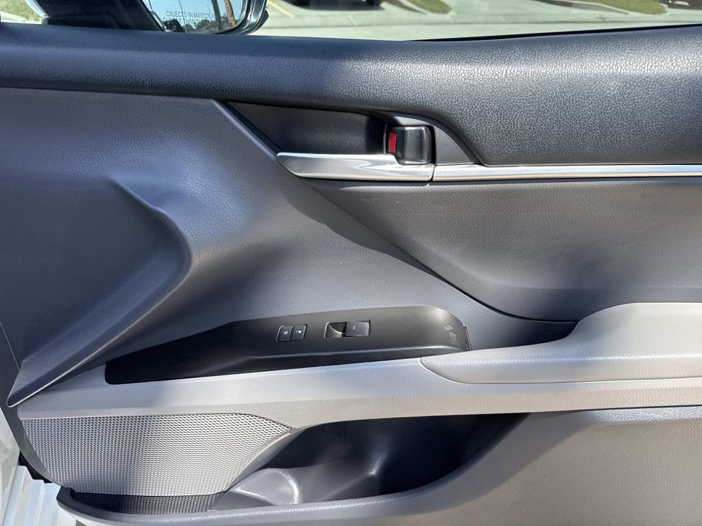 Used 2023 Toyota Camry LE FWD image 17