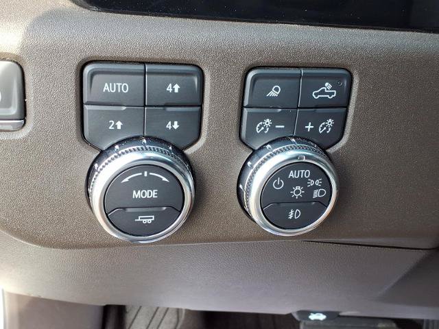 Used 2024 GMC Sierra 1500 SLT w/ SLT Premium Plus Package AWD/4WD image 13