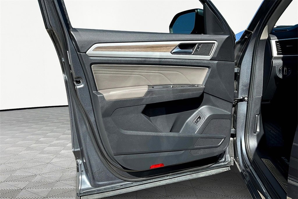 Used 2023 Volkswagen Atlas SEL image 23