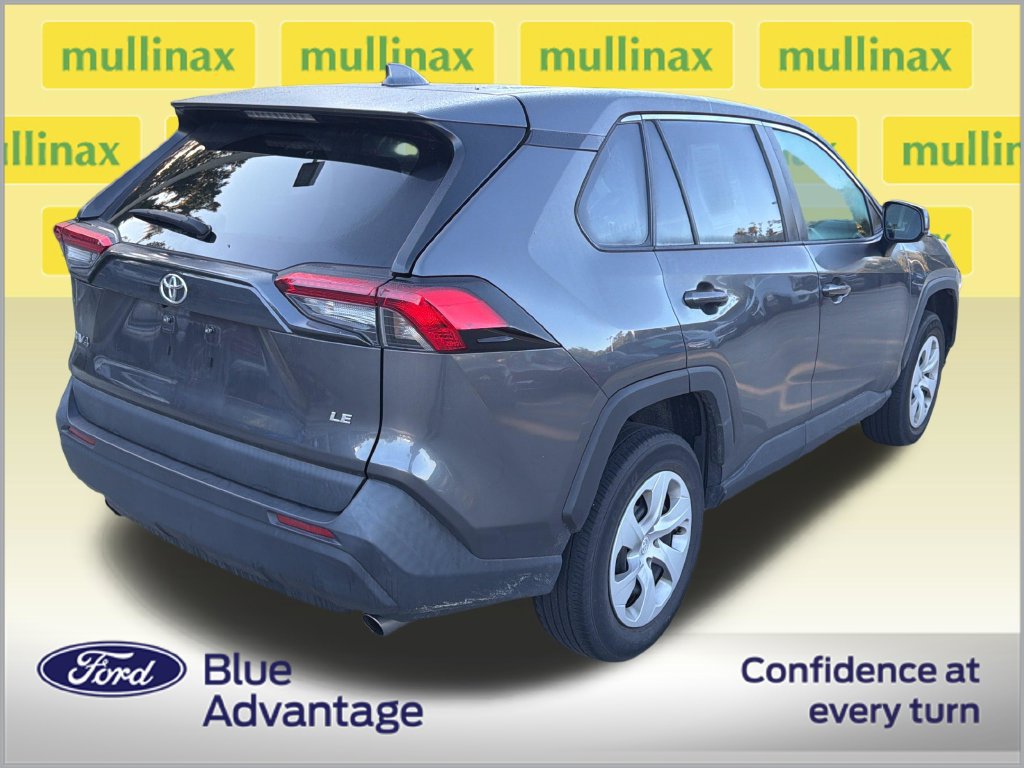 Used 2024 Toyota RAV4 LE FWD image 4