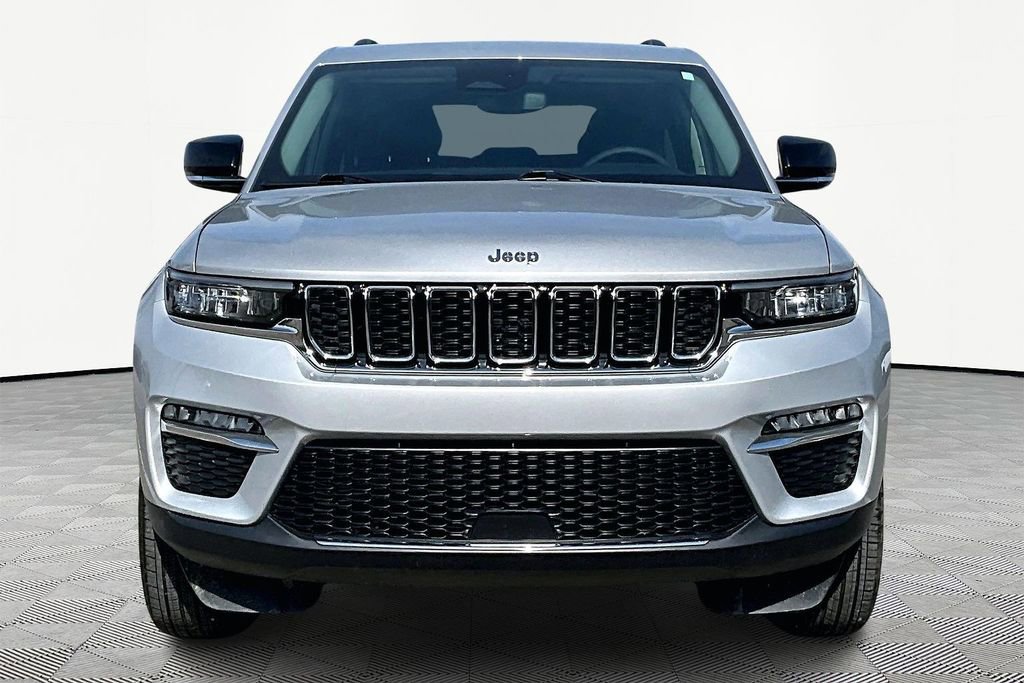 Used 2023 Jeep Grand Cherokee Limited AWD/4WD image 3