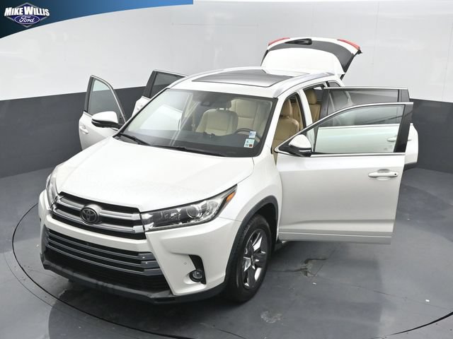 Used 2019 Toyota Highlander Limited Platinum FWD image 26