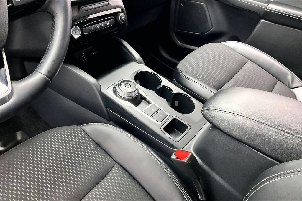 Certified 2025 Ford Escape SE FWD image 15