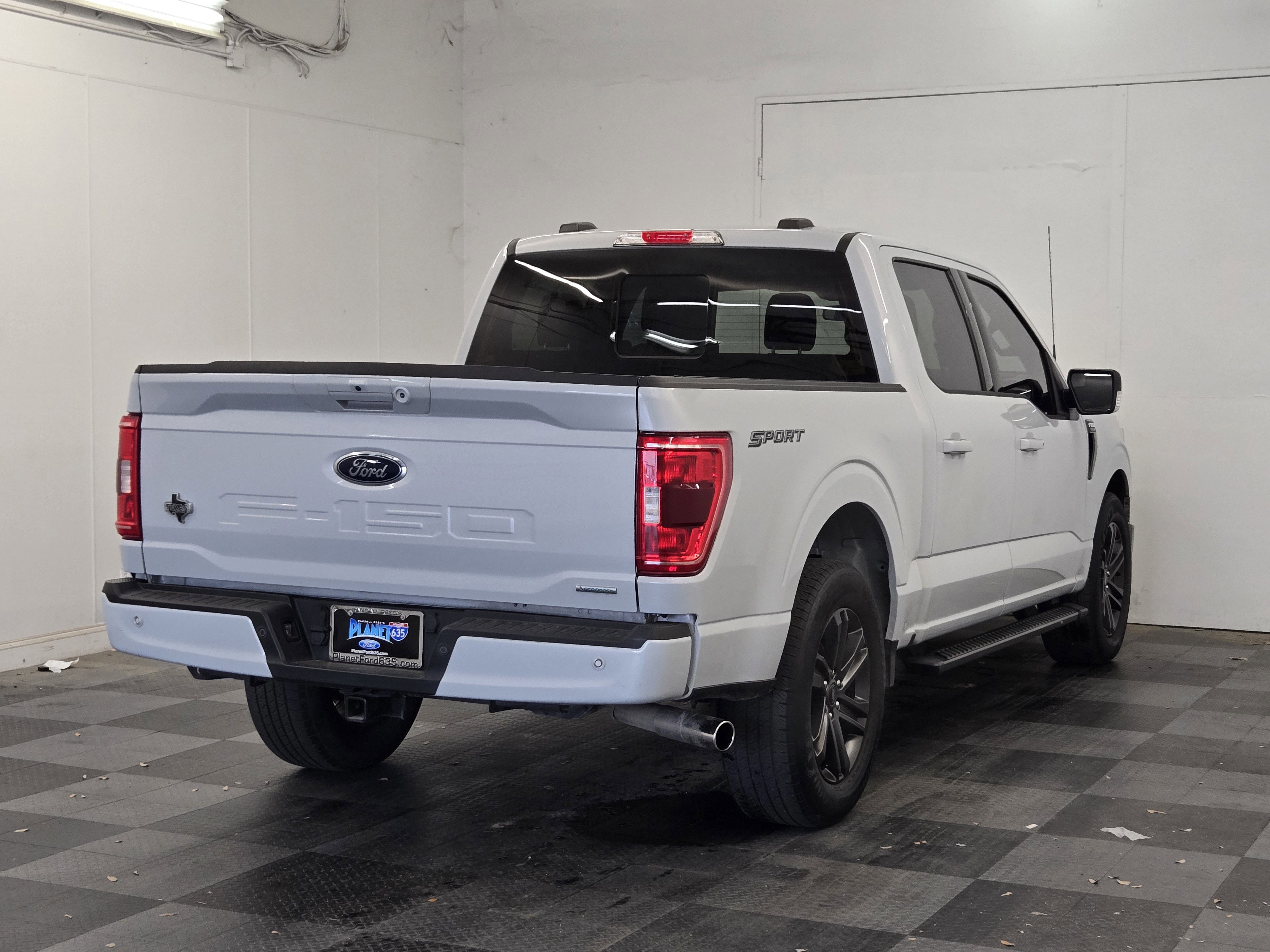 Certified 2022 Ford F150 XLT w/ Equipment Group 302A High image 4