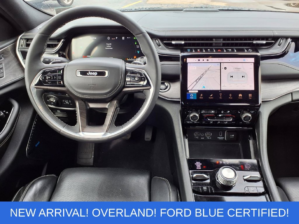 Used 2023 Jeep Grand Cherokee Overland w/ Luxury Tech Group IV AWD/4WD image 6