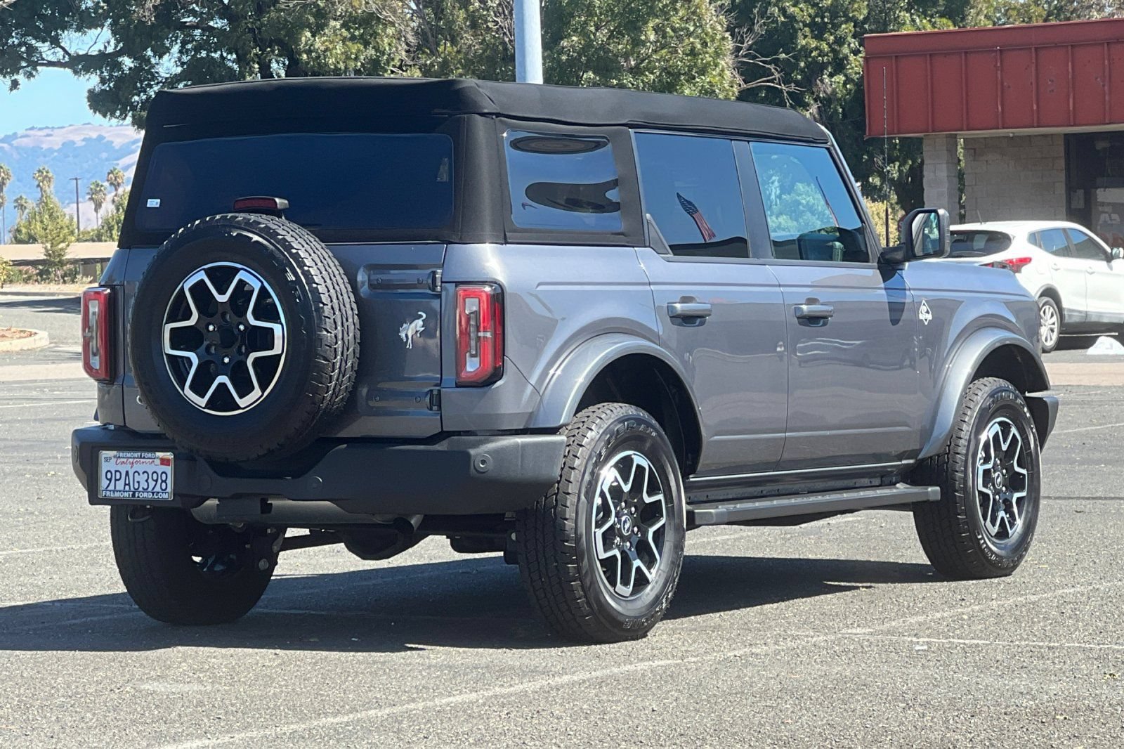 Certified 2024 Ford Bronco Outer Banks AWD/4WD image 3