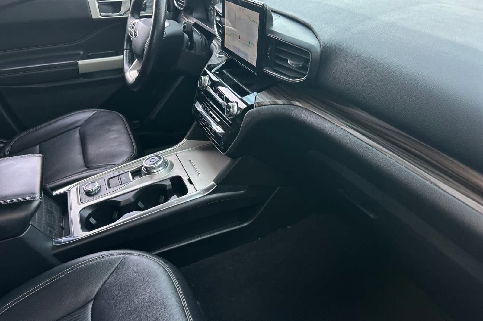 Certified 2021 Ford Explorer Limited w/ Equipment Group 301A image 17