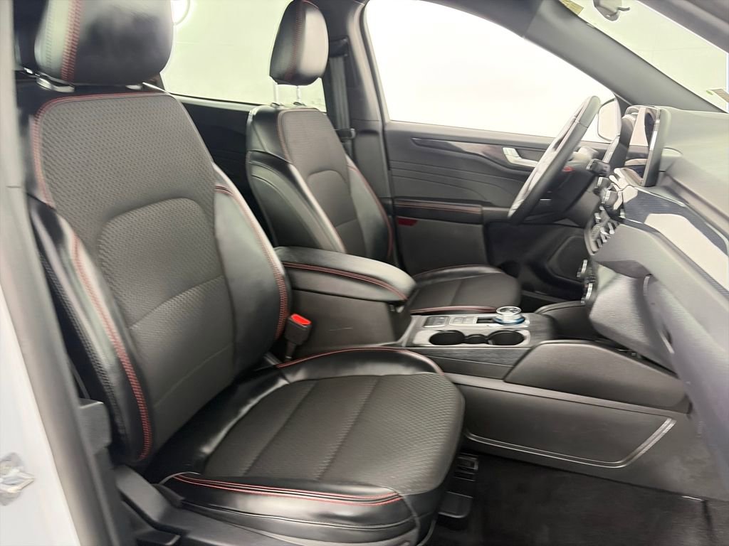 Certified 2025 Ford Escape ST-Line Select image 31