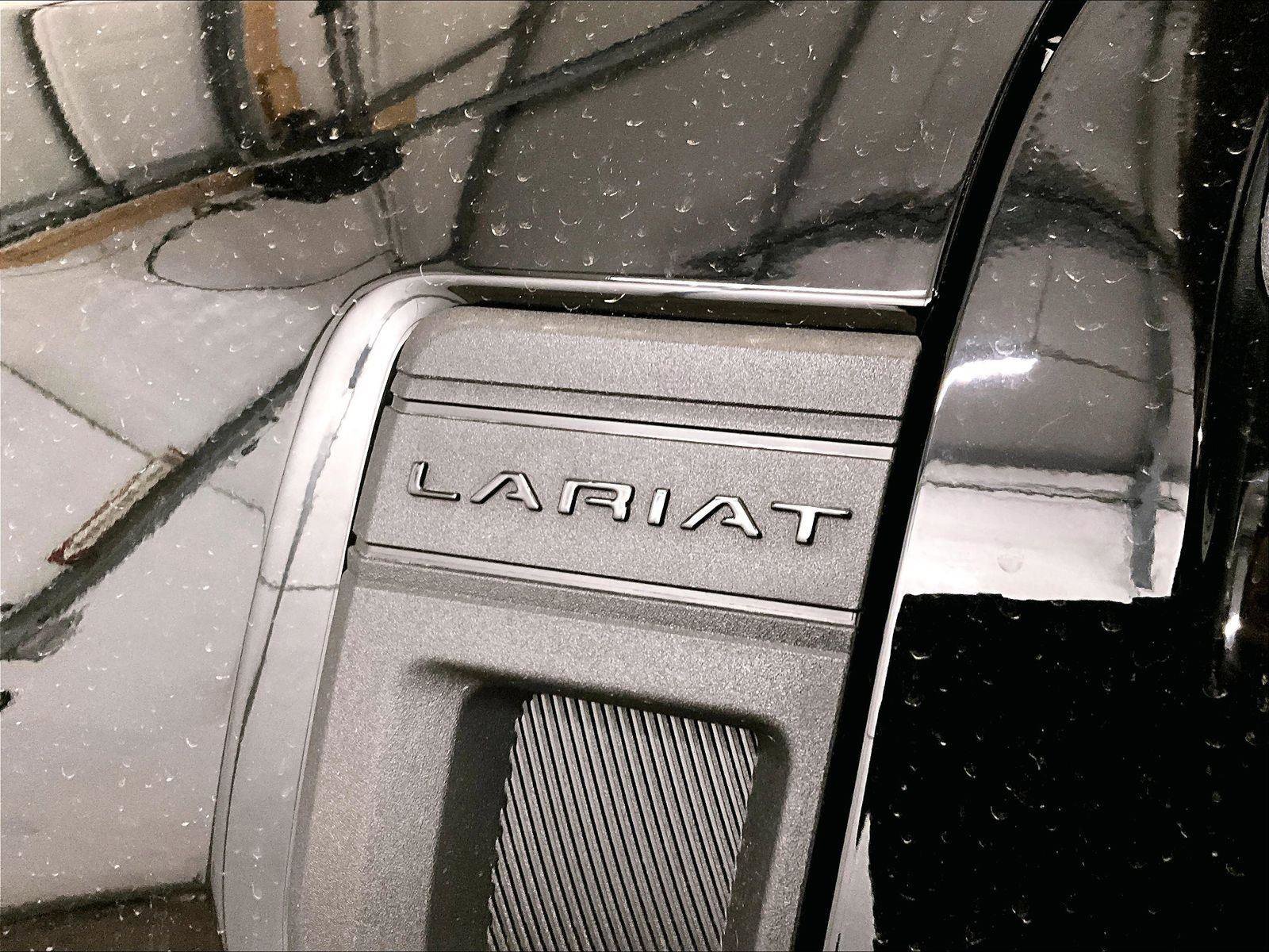 Certified 2025 Ford Maverick Lariat w/ Black Appearance Package image 13