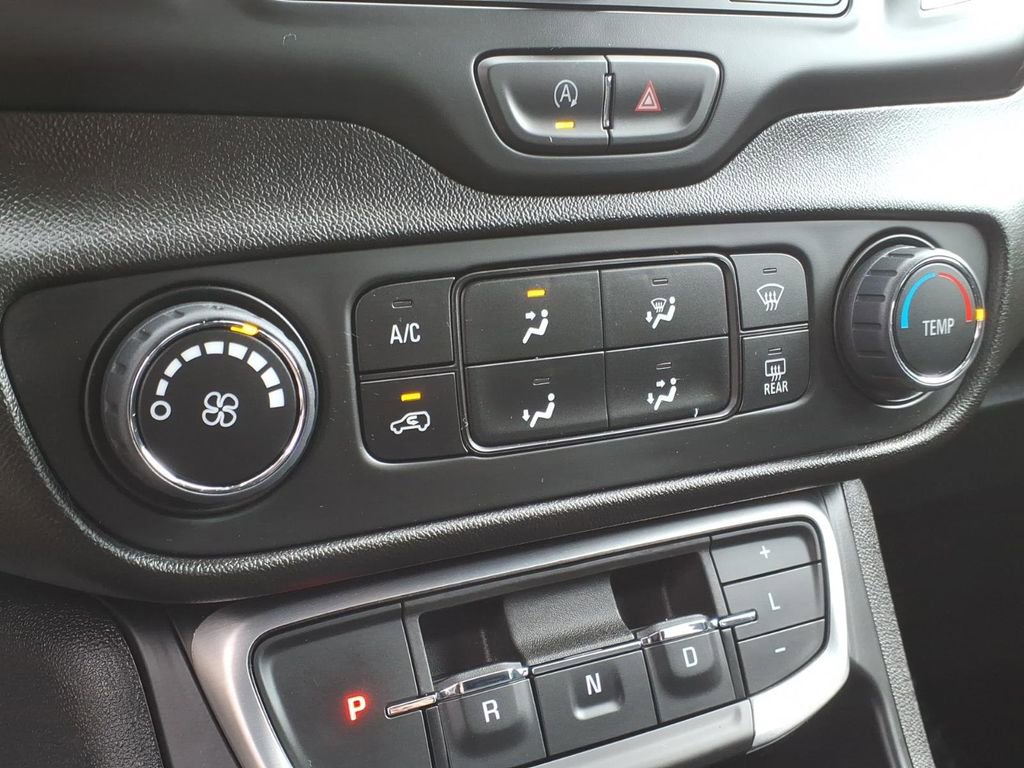 Used 2023 GMC Terrain SLE w/ LPO, Floor Liner Package AWD/4WD image 23
