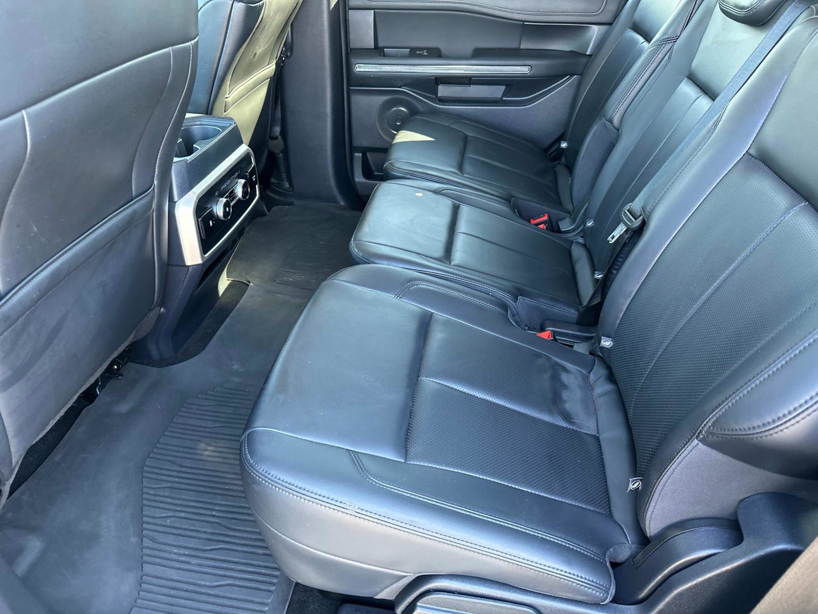 Certified 2024 Ford Expedition XLT image 14
