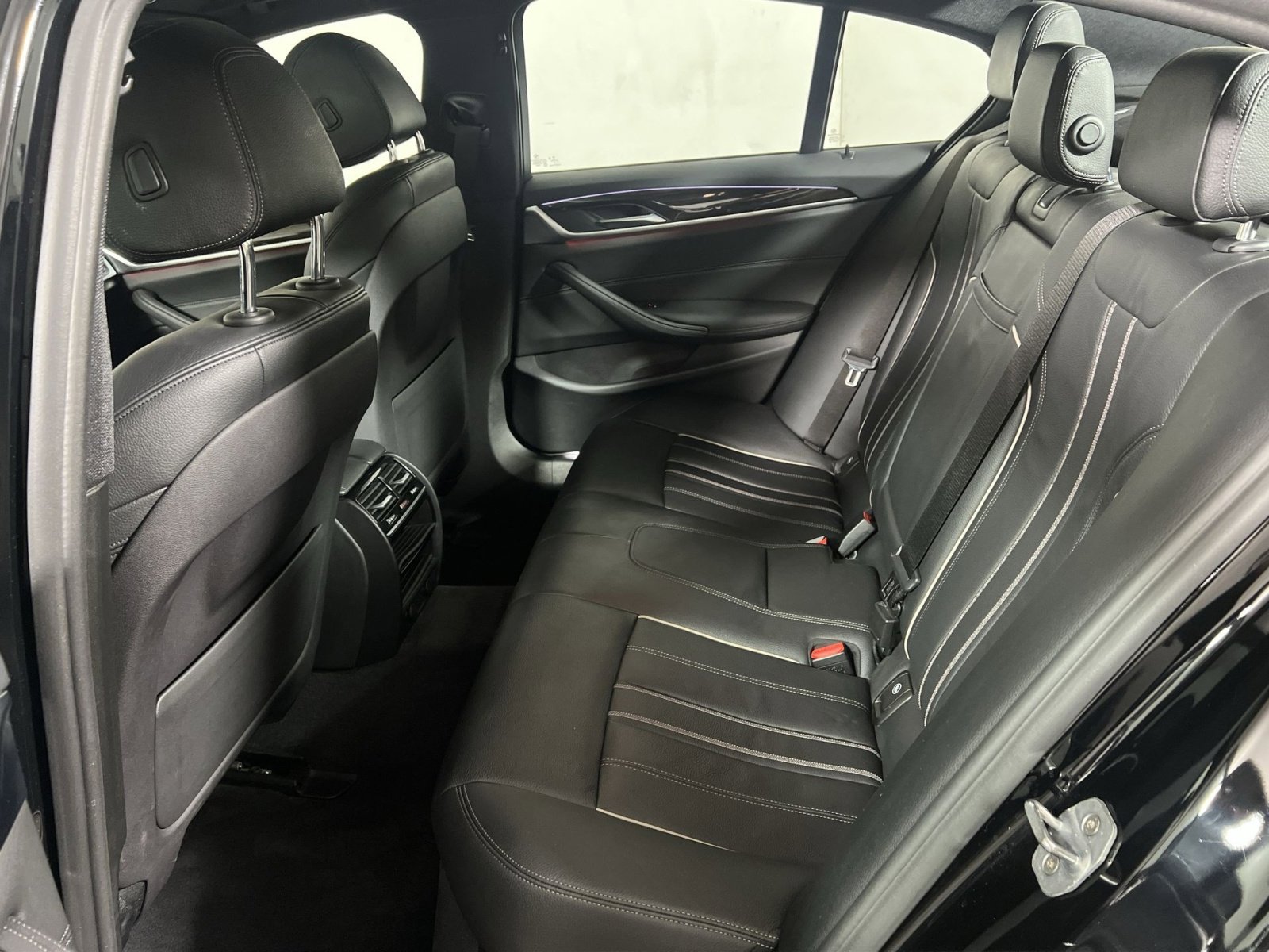 Used 2019 BMW 540i xDrive w/ Premium Package image 23